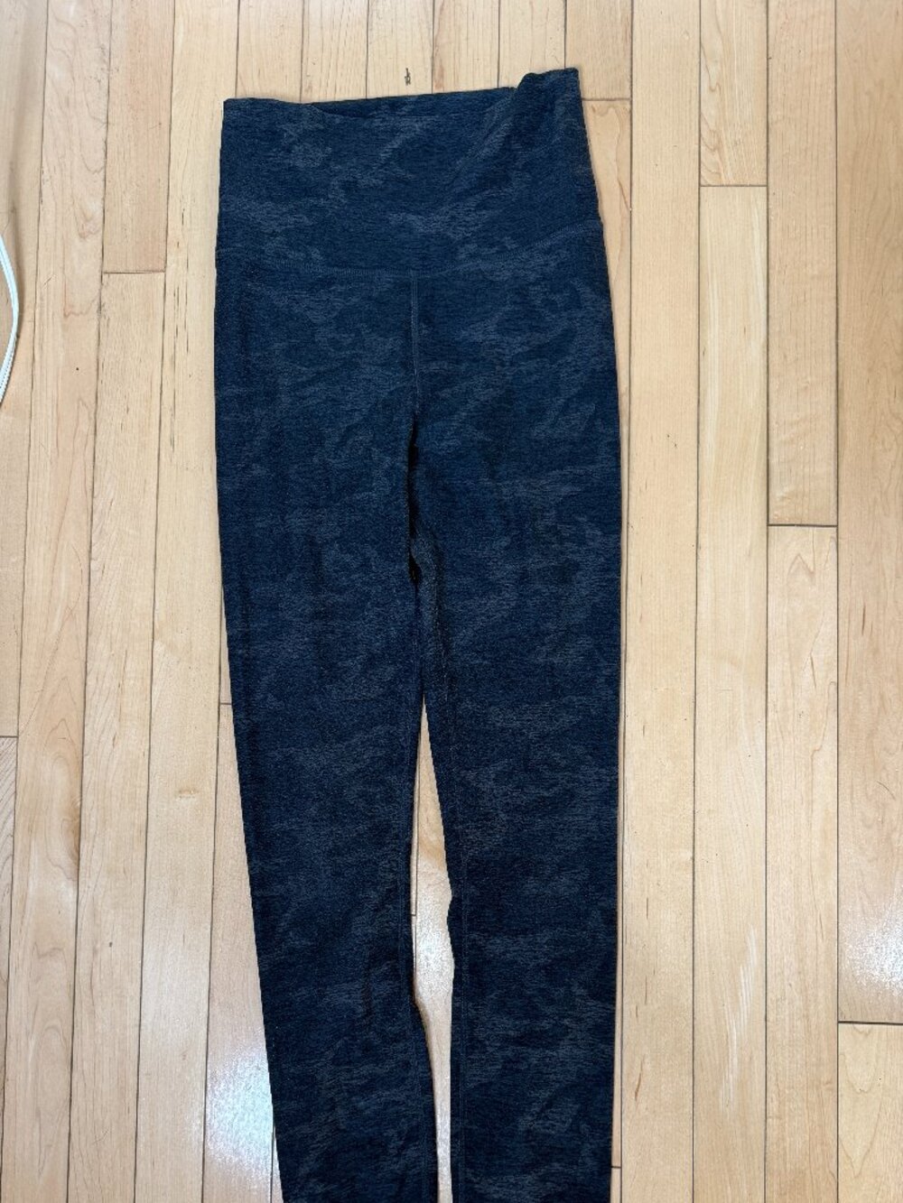 Vuori Clean Elevation Leggings Charcoal Black Camouflage Print Size